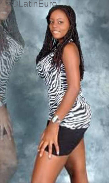 Date this pretty Dominican Republic girl Alex from Santo Domingo DO29256