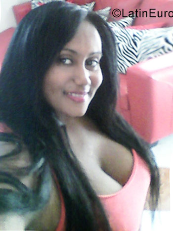 Date this sultry Dominican Republic girl YENNY from Santo Domingo DO29275