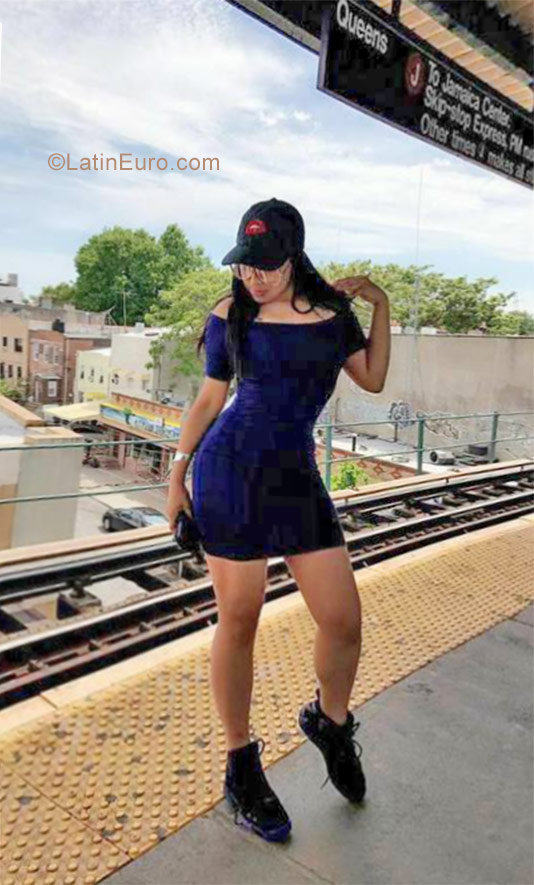 Date this lovely Dominican Republic girl Cristina from Santiago DO29330