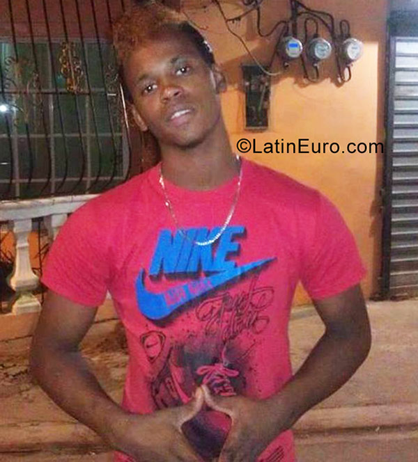 Date this voluptuous Dominican Republic man Junior ernest c from Brazil DO29338