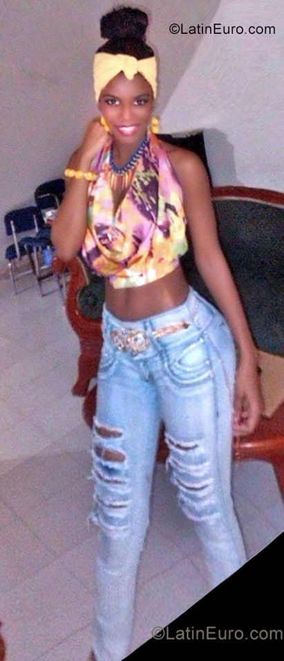 Date this sensual Colombia girl Liza from Cali CO21937