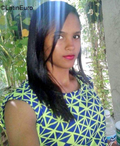 Date this funny Dominican Republic girl Dara from Santiago DO29547