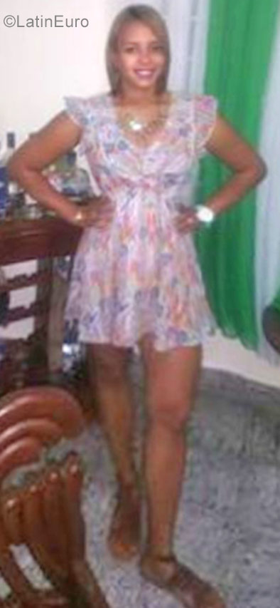 Date this stunning Dominican Republic girl Marleny from Santo Domingo DO29579