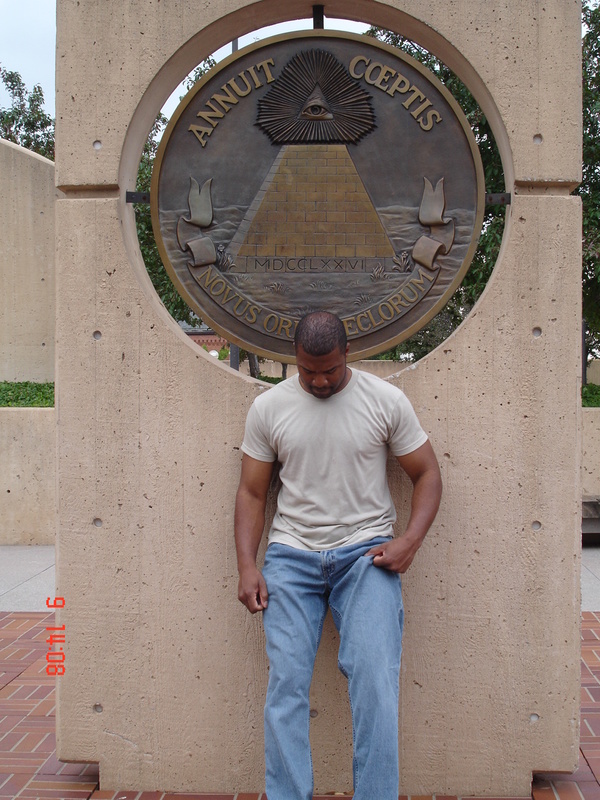 Date this athletic United States man Dingane from Atlanta US18381