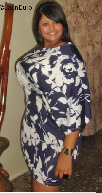 Date this nice looking Dominican Republic girl Eva from Santo Domingo DO29652