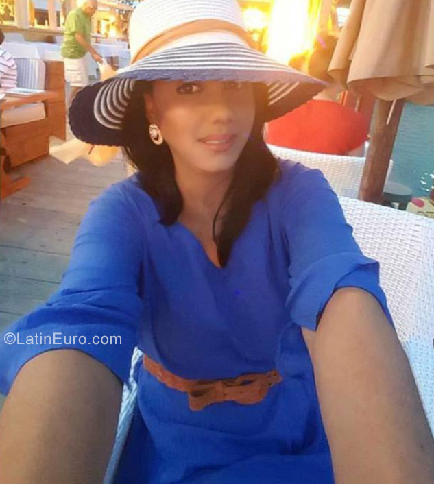 Date this attractive Dominican Republic girl Brailen from Santo Domingo DO32380