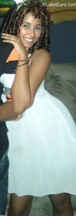 Date this foxy Dominican Republic girl Nicol from Santo Domingo DO29777