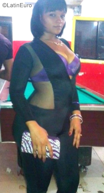 Date this sensual Dominican Republic girl ANAIS from Santo Domingo DO29816