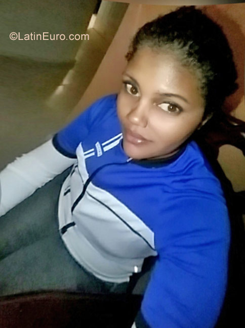 Date this foxy Dominican Republic girl Clarita from Santo Domingo DO29845