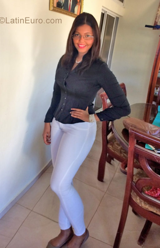 Date this hot Dominican Republic girl Esther from Santo Domingo DO29852