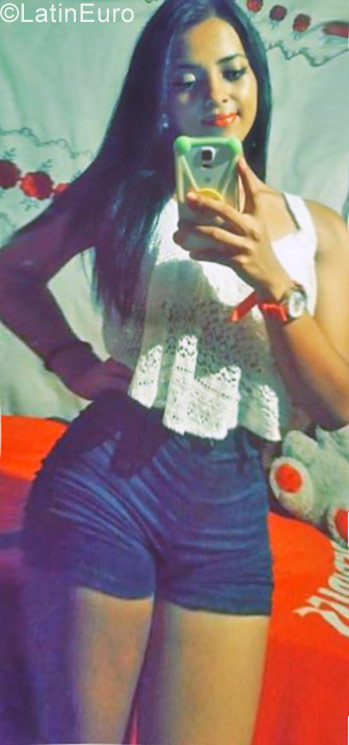 Date this delightful Brazil girl Maria from Rio De Janerio BR10203