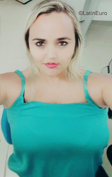 Date this stunning Brazil girl Michelle from Cuiaba BR10204