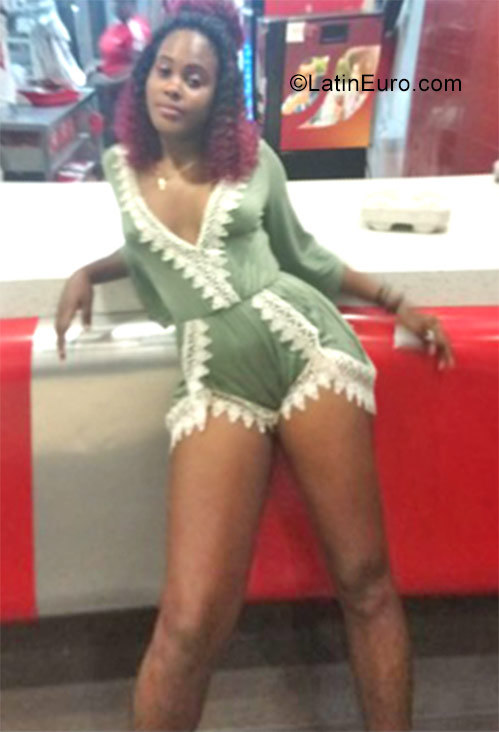Date this sensual Jamaica girl Kendora from Kingston JM2493