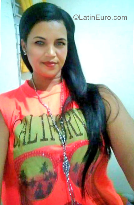 Date this young Dominican Republic girl Francheca from Santiago DO29927