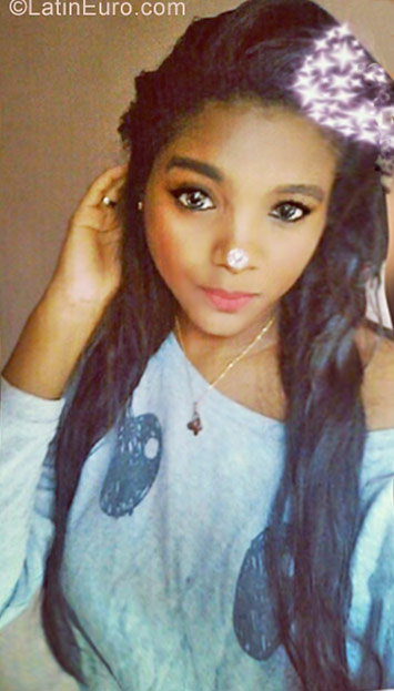 Date this good-looking Dominican Republic girl Vanesa from Santo Domingo DO40059