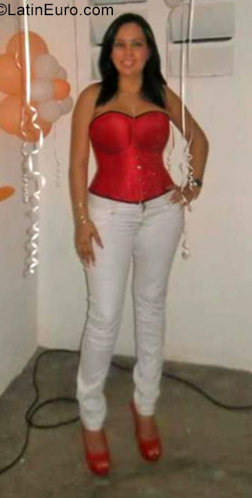 Date this young Dominican Republic girl Darolyn from Santo Domingo DO39889