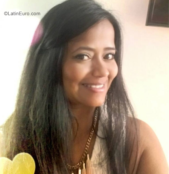 Date this georgeous Colombia girl Greys from Armenia CO22171