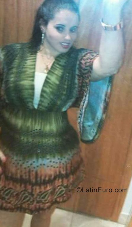 Date this lovely Dominican Republic girl Yira from Santiago DO30023