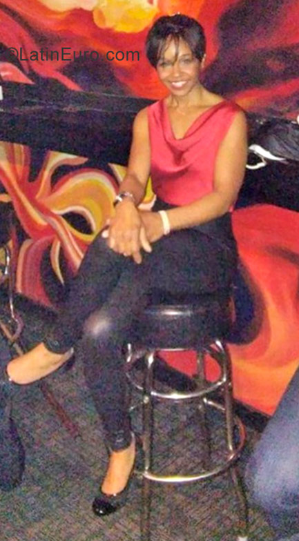 Date this gorgeous United States girl Mirella from Wixom US18694