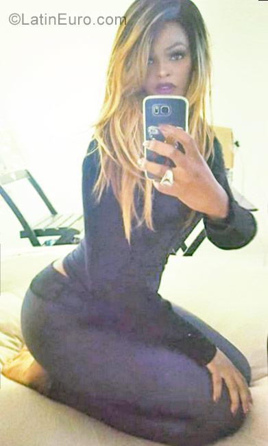 Date this hard body Brazil girl Luana from Rio De Janeiro BR10249