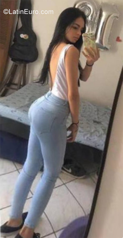 Date this nice looking United States girl Irina becker from Dallas US18624