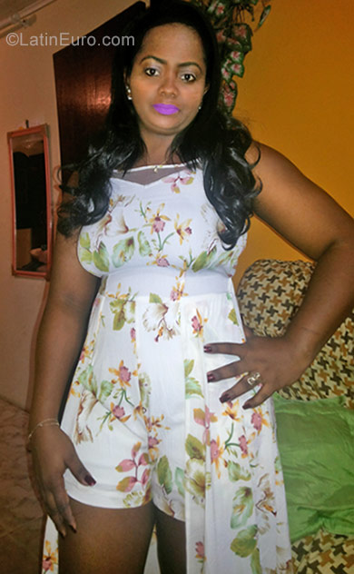 Date this attractive Brazil girl Lindinalva from Salvador BR10254