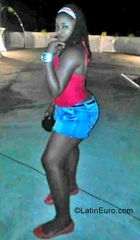 Date this foxy Jamaica girl Shanti from Kingston JM2513