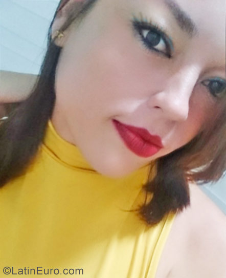 Date this gorgeous Dominican Republic girl Johany from Santo Domingo DO30233