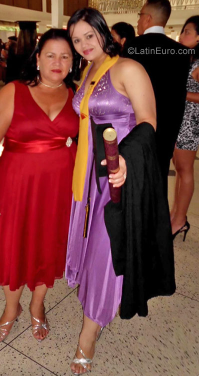 Date this gorgeous Venezuela girl Maria from Caracas VE917