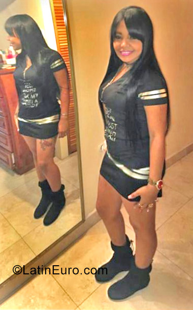 Date this beautiful Dominican Republic girl Daianna Durn from Bávaro Punta Cana DO30282