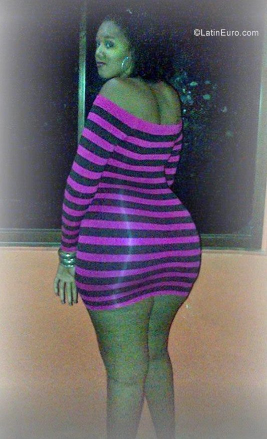 Date this georgeous Dominican Republic girl Andreina from Santo Domingo DO30286