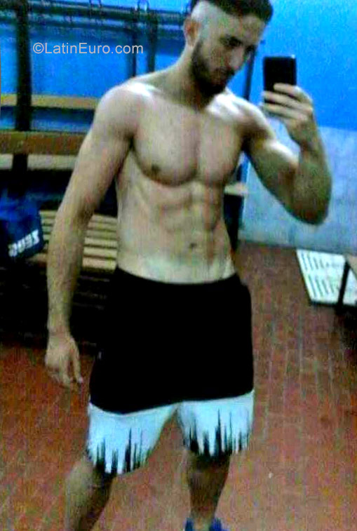 Date this good-looking Italy man Massimo from ercolano IT290