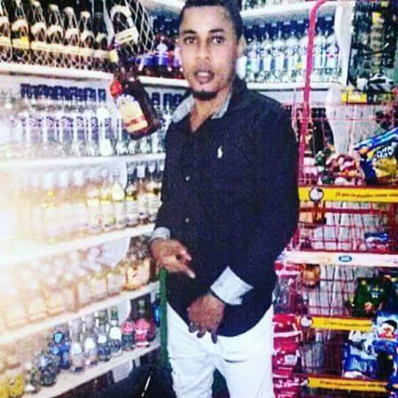 Date this happy Dominican Republic man Gregory from Santodomingp DO30324