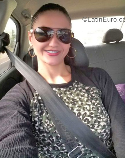 Date this foxy Venezuela girl Karilis from Trujillo VE939