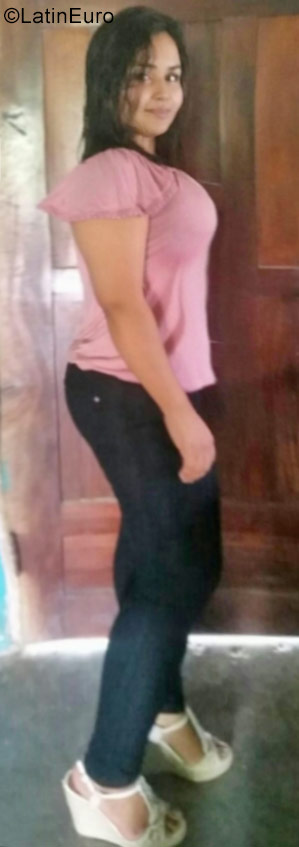 Date this tall Honduras girl Gisel from El Negrito HN2360