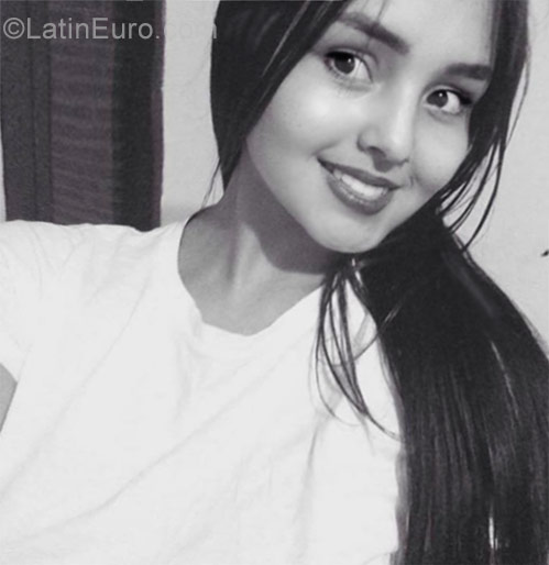 Date this delightful Colombia girl Vane from Pereira CO22348