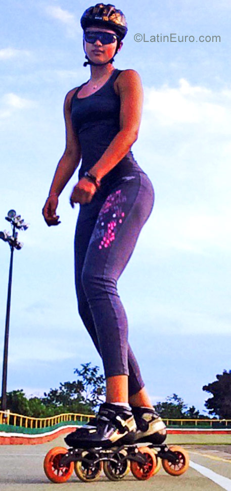 Date this hot Colombia girl Stephany from Medellin CO22372