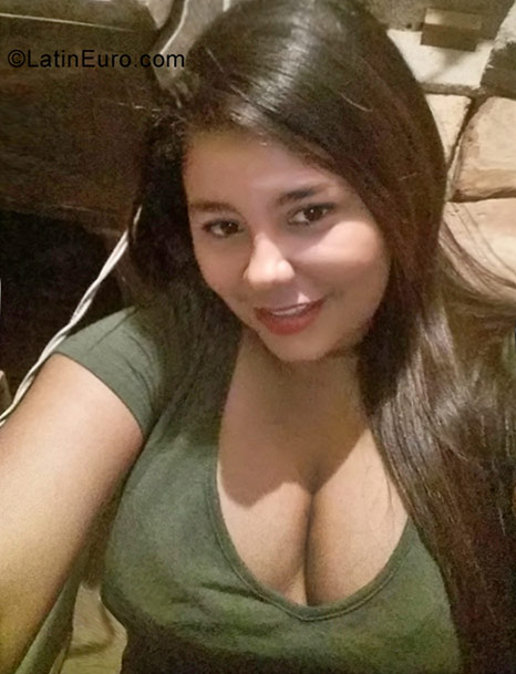 Date this foxy Colombia girl Juli from Santa Marta CO22395