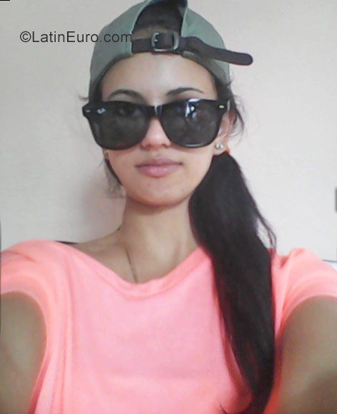 Date this fun Cuba girl Isell from Camaguey CU113