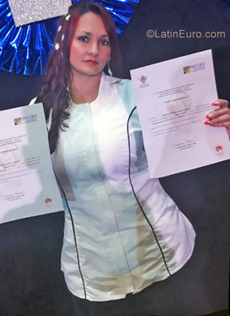 Date this athletic Colombia girl Diana from Bogota CO22432