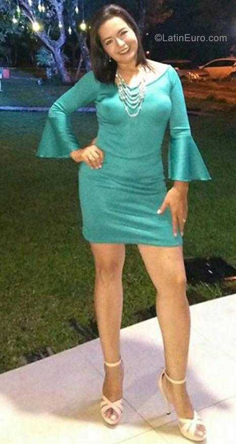 Date this charming Colombia girl Salome from Popayan CO22442