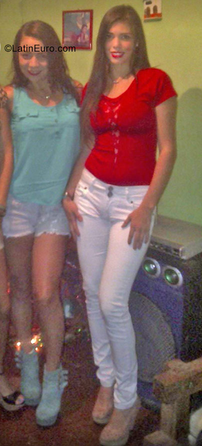 Date this happy Venezuela girl Stephanie from Caracas VE985