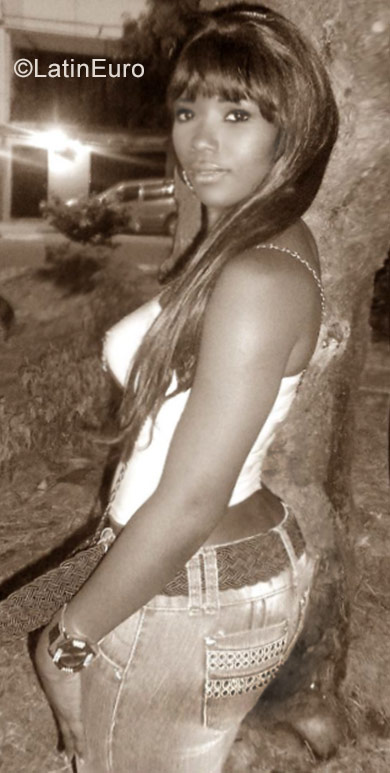 Date this fun Colombia girl Yami from Cali CO22493