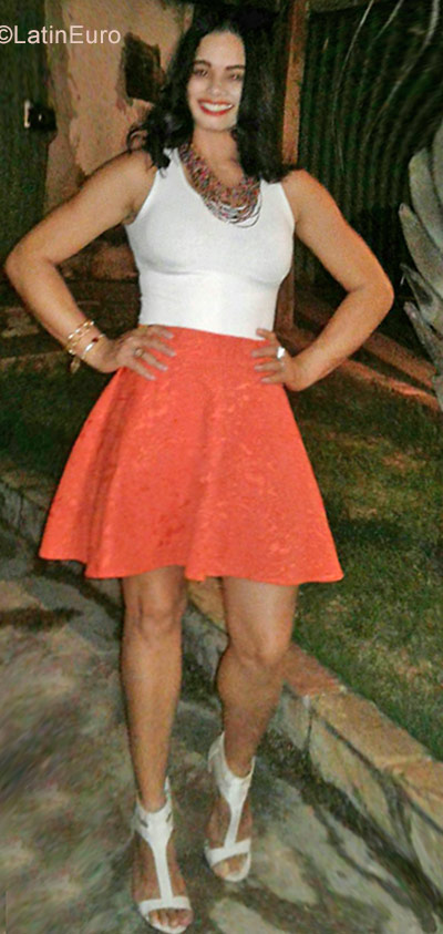 Date this gorgeous Brazil girl Alessandra from Belo Horizonte BR10325