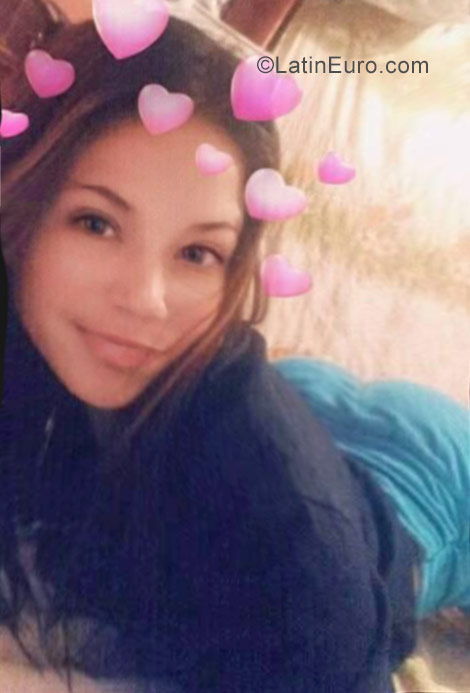 Date this delightful Venezuela girl Alexandra from Caracas VE1021