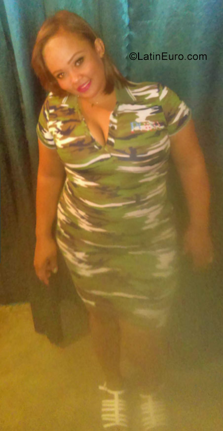 Date this georgeous Dominican Republic girl Yanelis from Santiago DO30536