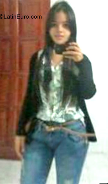 Date this passionate Colombia girl Alejandra from Bogota CO22581