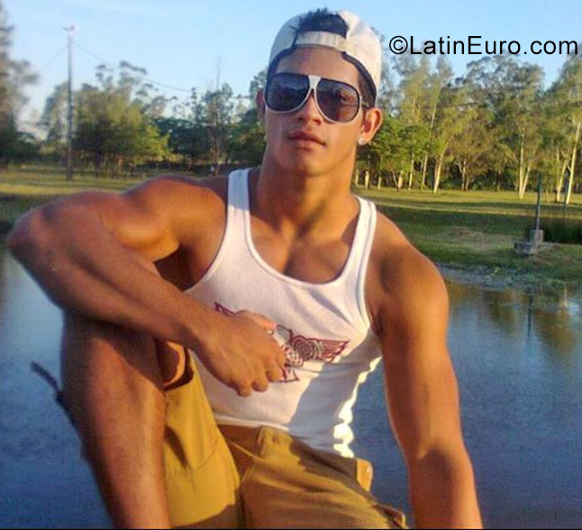 Date this hot Paraguay man David from Asuncion PY14