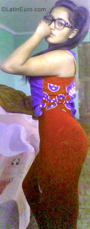 Date this young Peru girl Marisol from Cusco PE1148