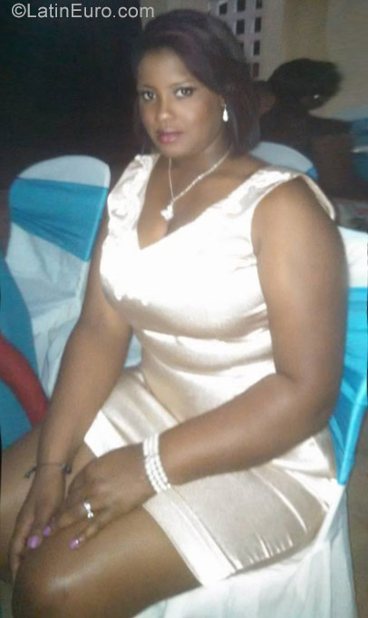 Date this voluptuous Dominican Republic girl Bianca from Santo Domingo DO30549